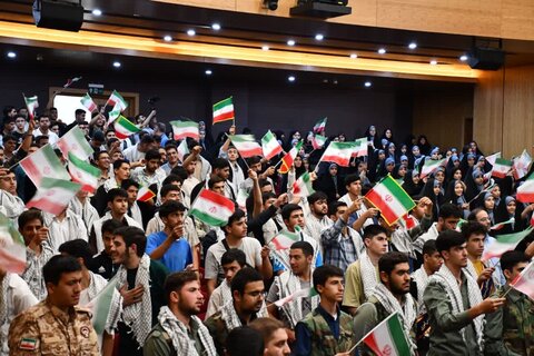 تصاویر/ اختتامیه دوره بصیرتی «یاوران ولایت» در خوی