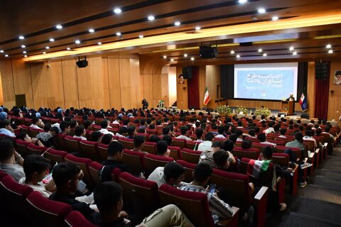 تصاویر/ اختتامیه دوره بصیرتی «یاوران ولایت» در خوی