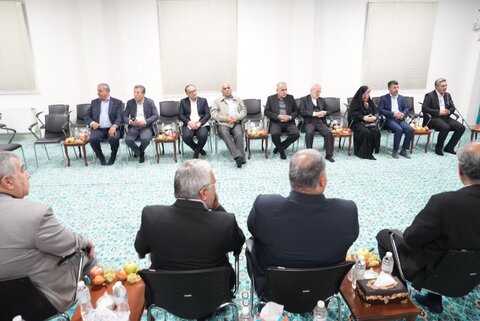 تصاویر/ دیدار رئیس و اعضای کمسیون اقتصادی مجلس با نماینده ولی فقیه در آذربایجان غربی