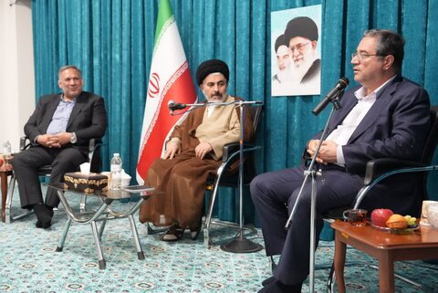 تصاویر/ دیدار رئیس و اعضای کمسیون اقتصادی مجلس با نماینده ولی فقیه در آذربایجان غربی