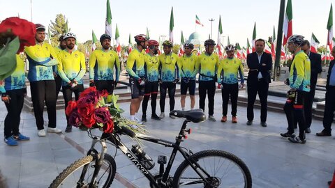 تصاویر/ تجدید میاث تیم غریب‌الغربای کاشان به مشهدالرضا(ع) بامقام شامخ سرداران و ۱۸۳۹ شهید کاشان