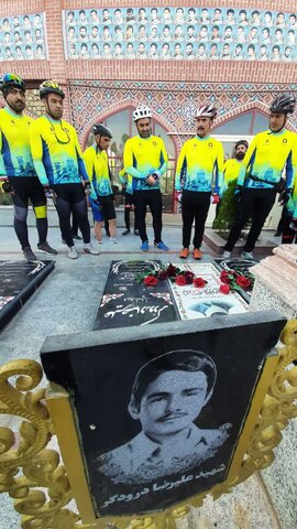 تصاویر/ تجدید میاث تیم غریب‌الغربای کاشان به مشهدالرضا(ع) بامقام شامخ سرداران و ۱۸۳۹ شهید کاشان