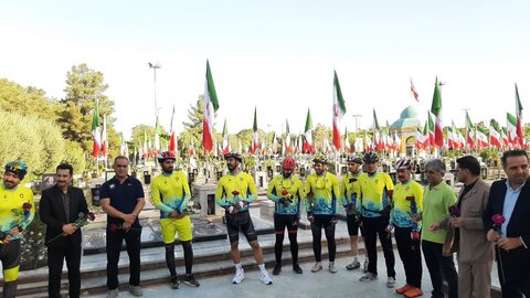 تصاویر/ تجدید میاث تیم غریب‌الغربای کاشان به مشهدالرضا(ع) بامقام شامخ سرداران و ۱۸۳۹ شهید کاشان