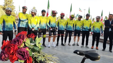 تصاویر/ تجدید میاث تیم غریب‌الغربای کاشان به مشهدالرضا(ع) بامقام شامخ سرداران و ۱۸۳۹ شهید کاشان