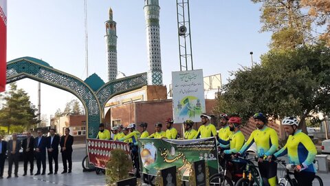 تصاویر/ تجدید میاث تیم غریب‌الغربای کاشان به مشهدالرضا(ع) بامقام شامخ سرداران و ۱۸۳۹ شهید کاشان