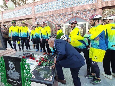 تصاویر/ تجدید میاث تیم غریب‌الغربای کاشان به مشهدالرضا(ع) بامقام شامخ سرداران و ۱۸۳۹ شهید کاشان
