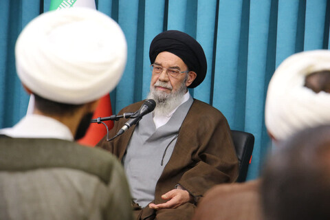 تصاویر/ دیدارمعاونین تهذیب مدارس علمیه با امام جمعه اصفهان