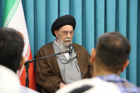 تصاویر/ دیدارمعاونین تهذیب مدارس علمیه با امام جمعه اصفهان