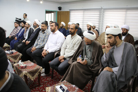 تصاویر/ دیدارمعاونین تهذیب مدارس علمیه با امام جمعه اصفهان