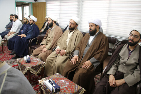 تصاویر/ دیدارمعاونین تهذیب مدارس علمیه با امام جمعه اصفهان