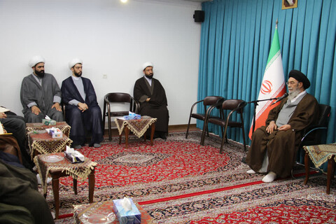 تصاویر/ دیدارمعاونین تهذیب مدارس علمیه با امام جمعه اصفهان