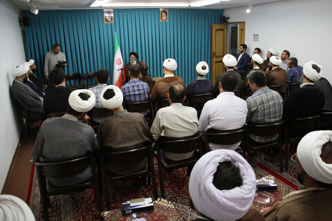 تصاویر/ دیدارمعاونین تهذیب مدارس علمیه با امام جمعه اصفهان