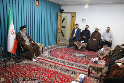 تصاویر/ دیدارمعاونین تهذیب مدارس علمیه با امام جمعه اصفهان