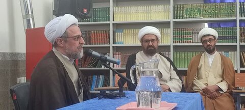 تصاویر جلسه بصیرت افزایی حوزه علمیه استان لرستان