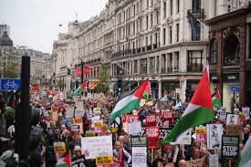 Mass Rally in London Against Trump’s Visit: Protesters Call Him a Symbol of Racism and Warmongering