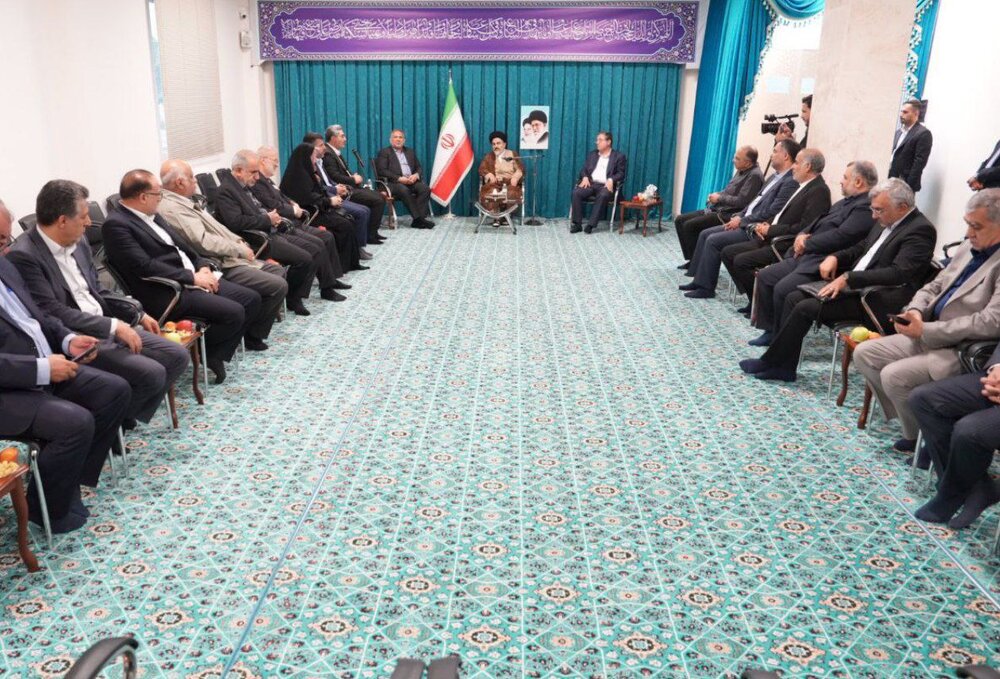 تصاویر/ دیدار رئیس و اعضای کمسیون اقتصادی مجلس با نماینده ولی فقیه در آذربایجان غربی