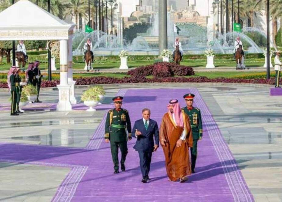 سعودی عرب میں پاکستانی وفد کا عظیم الشان استقبال/ پاک-سعودی سفارتی تعلقات؛ دوستی، محبت اور بھائی چارے کی اعلیٰ مثال