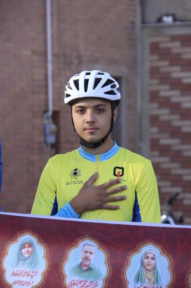 رکابزنی تیم غریبالغربا دوچرخه سواران کاشانی به مشهدالرضا(ع)+ عکس