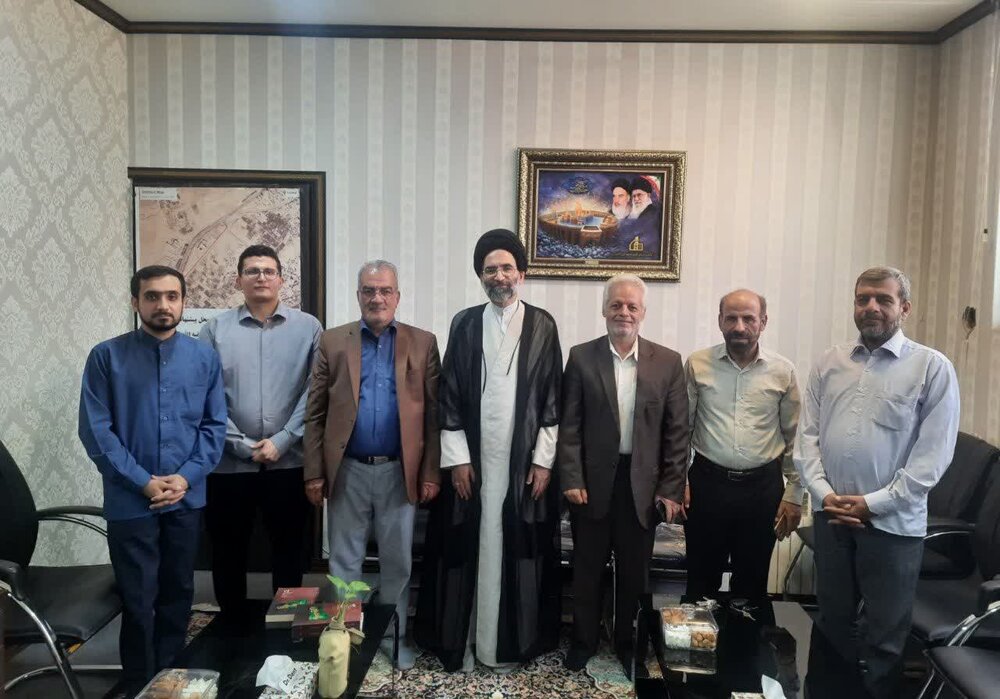 خبرنگاران فعال در حوزه اخبار نماز جمعه با نماینده ولی فقیه در کاشان دیدار کردند+ عکس