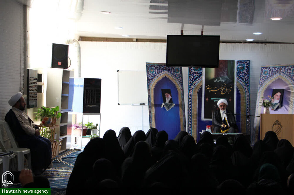 نماینده ولی فقیه در هند با طلاب هندوستانی در اصفهان دیدار کرد + تصاویر