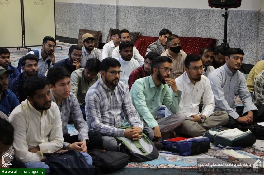 نماینده ولی فقیه در هند با طلاب هندوستانی در اصفهان دیدار کرد + تصاویر