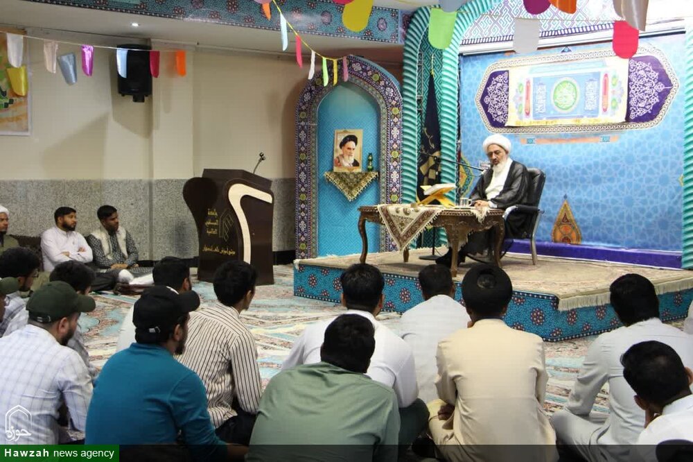 نماینده ولی فقیه در هند با طلاب هندوستانی در اصفهان دیدار کرد + تصاویر