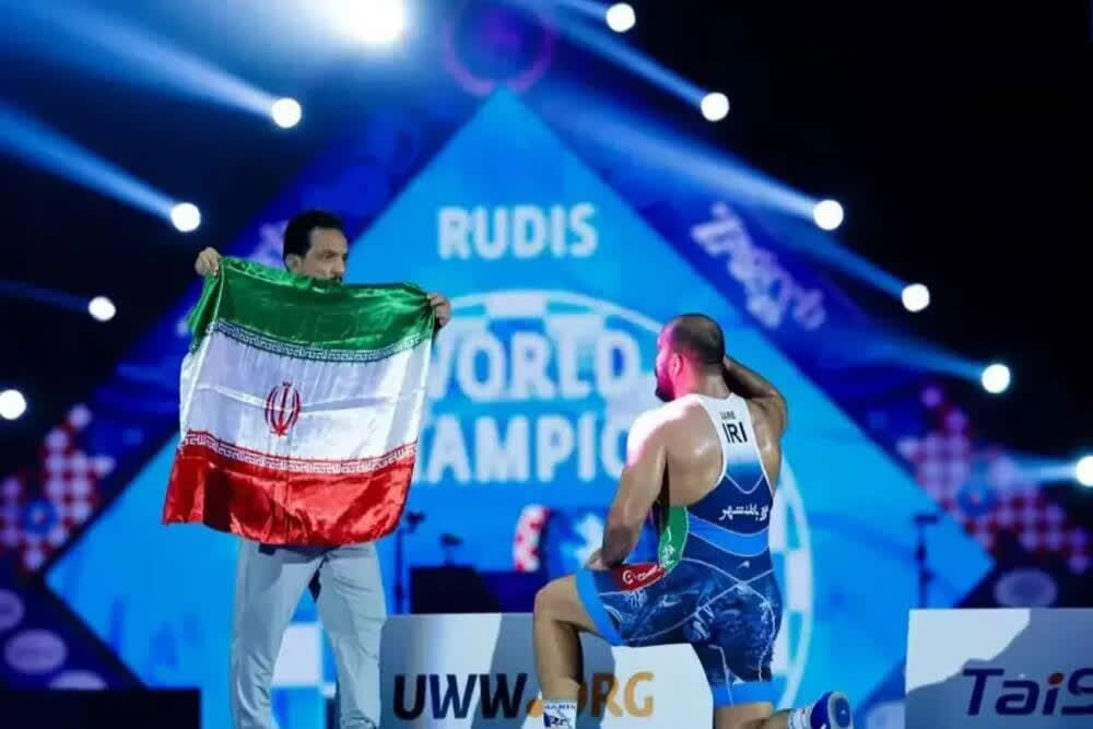 Ujumbe kutokana na mnasaba wa kupata ubingwa timu ya taifa ya mieleka ya Iran katika mashindano ya dunia