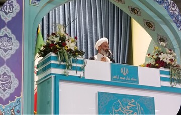 تعلیم بدون تزکیه بی‌ثمر است/ دفاع مقدس، مدرسه انسان‌سازی ملت ایران