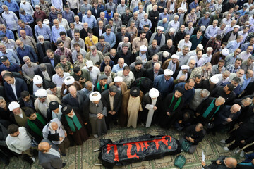 وداع باشکوه مردم همدان با استاد حوزه