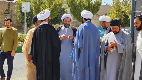 نمائندہ ولی فقیہ ہند کا قم میں مدرسہ شہید ثالث کا دورہ