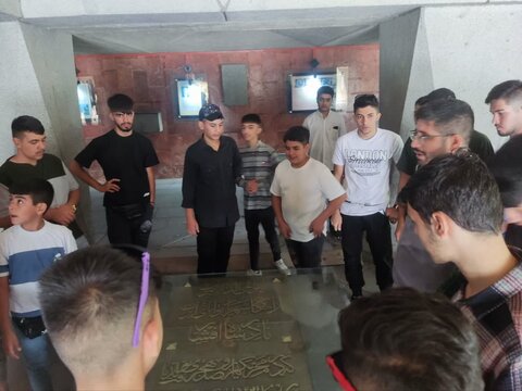 تصاویر/ اردوی زیارتی و علمی چهل نوجوان مسجدی محله حسین آباد ارومیه به قم و مشهد مقدس