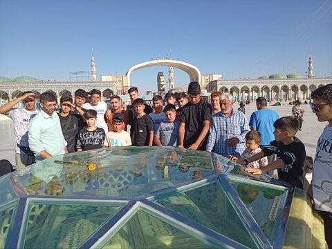 تصاویر/ اردوی زیارتی و علمی چهل نوجوان مسجدی محله حسین آباد ارومیه به قم و مشهد مقدس