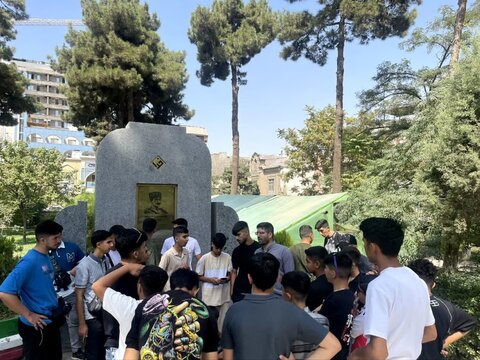 تصاویر/ اردوی زیارتی و علمی چهل نوجوان مسجدی محله حسین آباد ارومیه به قم و مشهد مقدس