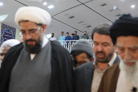 تصاویر / اقامه نماز میت بر پیکر مرحوم فاضلیان