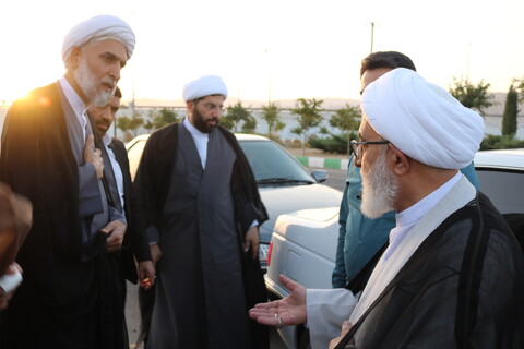 تصاویر/ استقبال مسئولان حوزوی استان سمنان از آیت الله شب زنده دار و ادای احترام به مقام شامخ شهدا در گلزار شهدای امامزاده یحیی(ع)