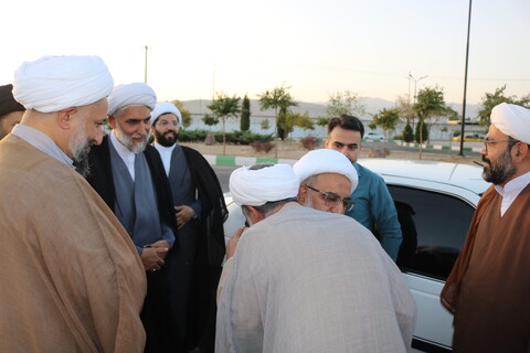 تصاویر/ استقبال مسئولان حوزوی استان سمنان از آیت الله شب زنده دار و ادای احترام به مقام شامخ شهدا در گلزار شهدای امامزاده یحیی(ع)