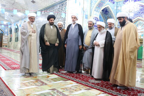 تصاویر/ استقبال مسئولان حوزوی استان سمنان از آیت الله شب زنده دار و ادای احترام به مقام شامخ شهدا در گلزار شهدای امامزاده یحیی(ع)