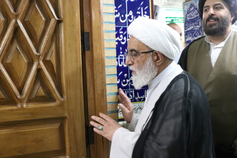 تصاویر/ استقبال مسئولان حوزوی استان سمنان از آیت الله شب زنده دار و ادای احترام به مقام شامخ شهدا در گلزار شهدای امامزاده یحیی(ع)