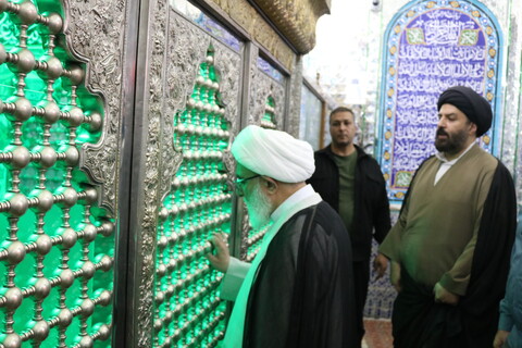 تصاویر/ استقبال مسئولان حوزوی استان سمنان از آیت الله شب زنده دار و ادای احترام به مقام شامخ شهدا در گلزار شهدای امامزاده یحیی(ع)