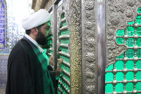 تصاویر/ استقبال مسئولان حوزوی استان سمنان از آیت الله شب زنده دار و ادای احترام به مقام شامخ شهدا در گلزار شهدای امامزاده یحیی(ع)