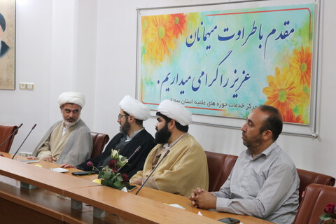 تصاویر/ نشست مدیر و کارکنان مدیریت حوزه علمیه استان سمنان با دبیر شورای عالی حوزه های علمیه