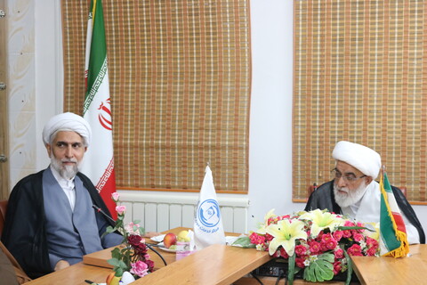 تصاویر/ نشست مدیر و کارکنان مدیریت حوزه علمیه استان سمنان با دبیر شورای عالی حوزه های علمیه