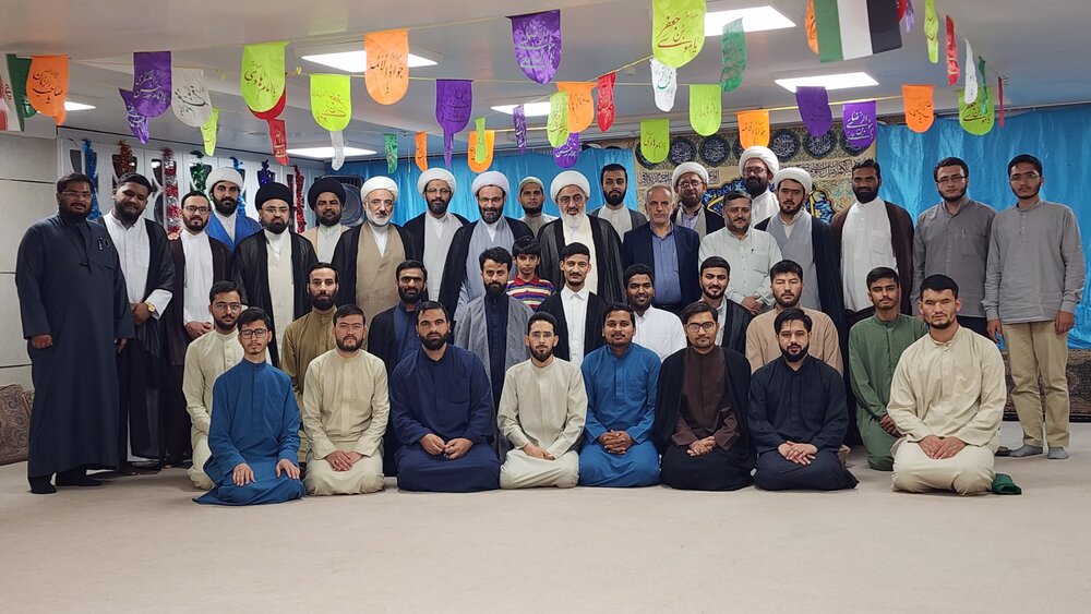 छात्र भविष्य के नेता हैं और इमाम अस्र (अ) की सेना के अग्रदूत हैंः हुज्जतुल इस्लाम वल मुस्लेमीन अब्दुल मजीद हकीम इलाही