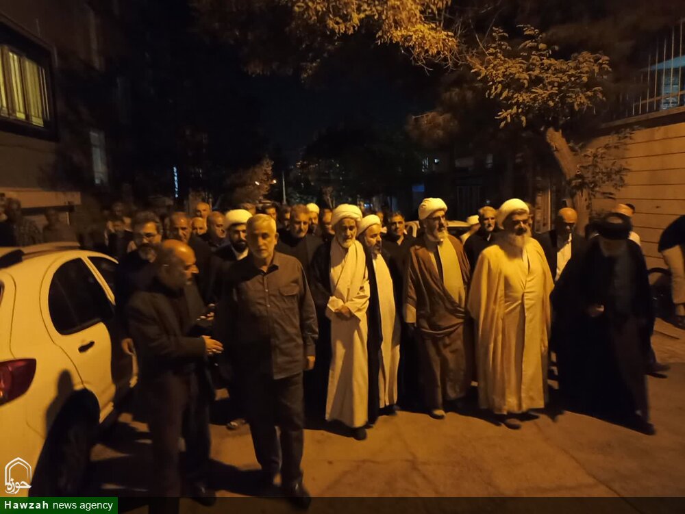 حضور اقشار مختلف مردم در منزل مرحوم فاضلیان