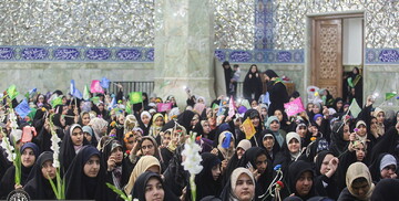 جشن باشکوه دختران نوجوان در حرم بانوی کرامت