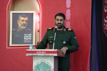 جوانان دهه هشتادی شجاعانه و باصلابت در مقابل دشمن ایستادند