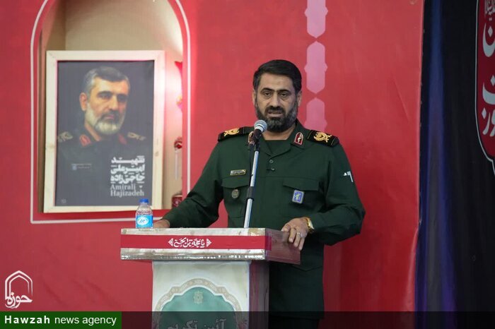 جوانان دهه هشتادی شجاعانه و باصلابت در مقابل دشمن ایستادند