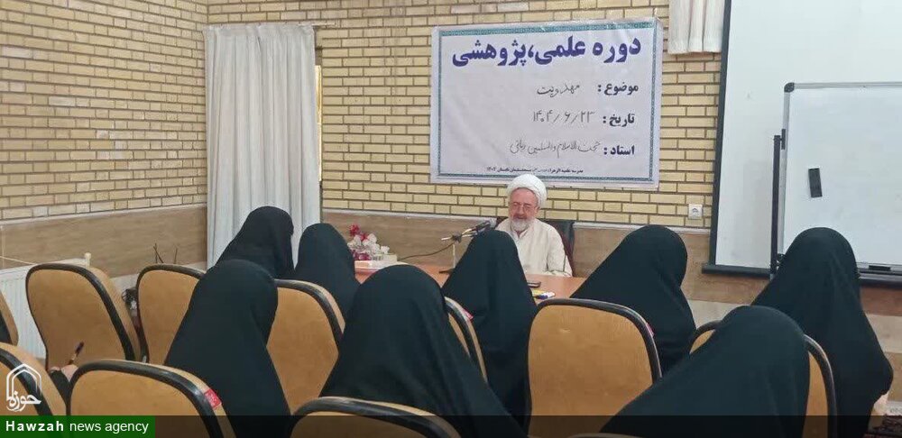 طلاب در مقابله با تهدیدات فکری و فرقه‌های انحرافی نقش اساسی برعهده دارند+عکس