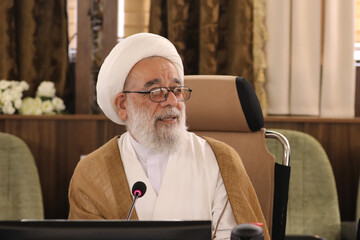 بخش زیادی از حیثیت و عزت اسلام و حاکمیت اسلامی به دست روحانیت است