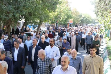 تصاویر/ مراسم تشییع حجت الاسلام فطرس پدر شهید مهدی فطرس در بروجرد